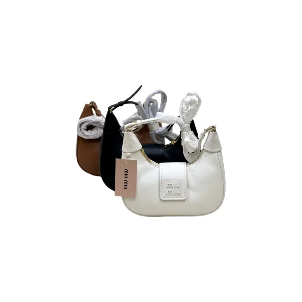 Bags & accessories · B013 from the Six Seven Shop catalogue