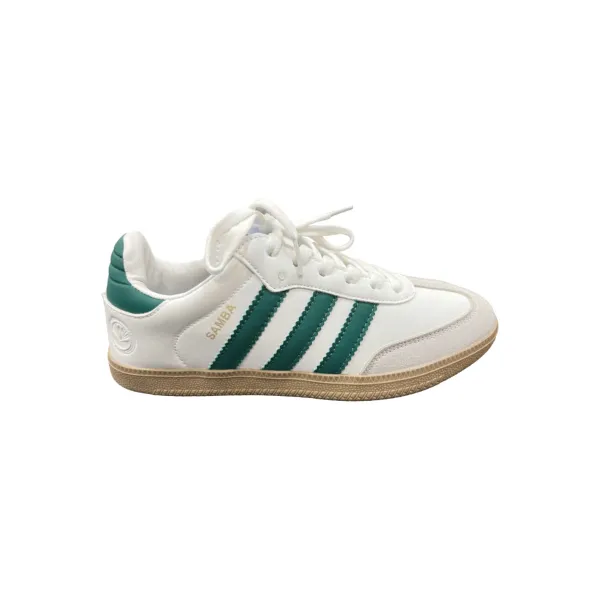 Low-top trainers from the Six Seven Shop catalogue